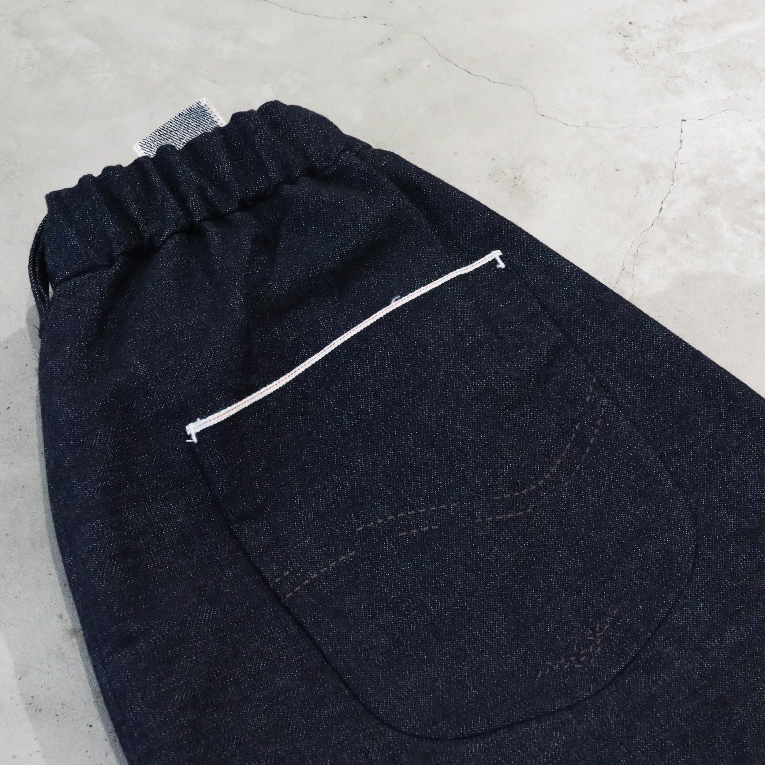 ヒムカシ製図 ／ 耳鳴! easy joker pants - （ スペシャルタッチ解撚 ...