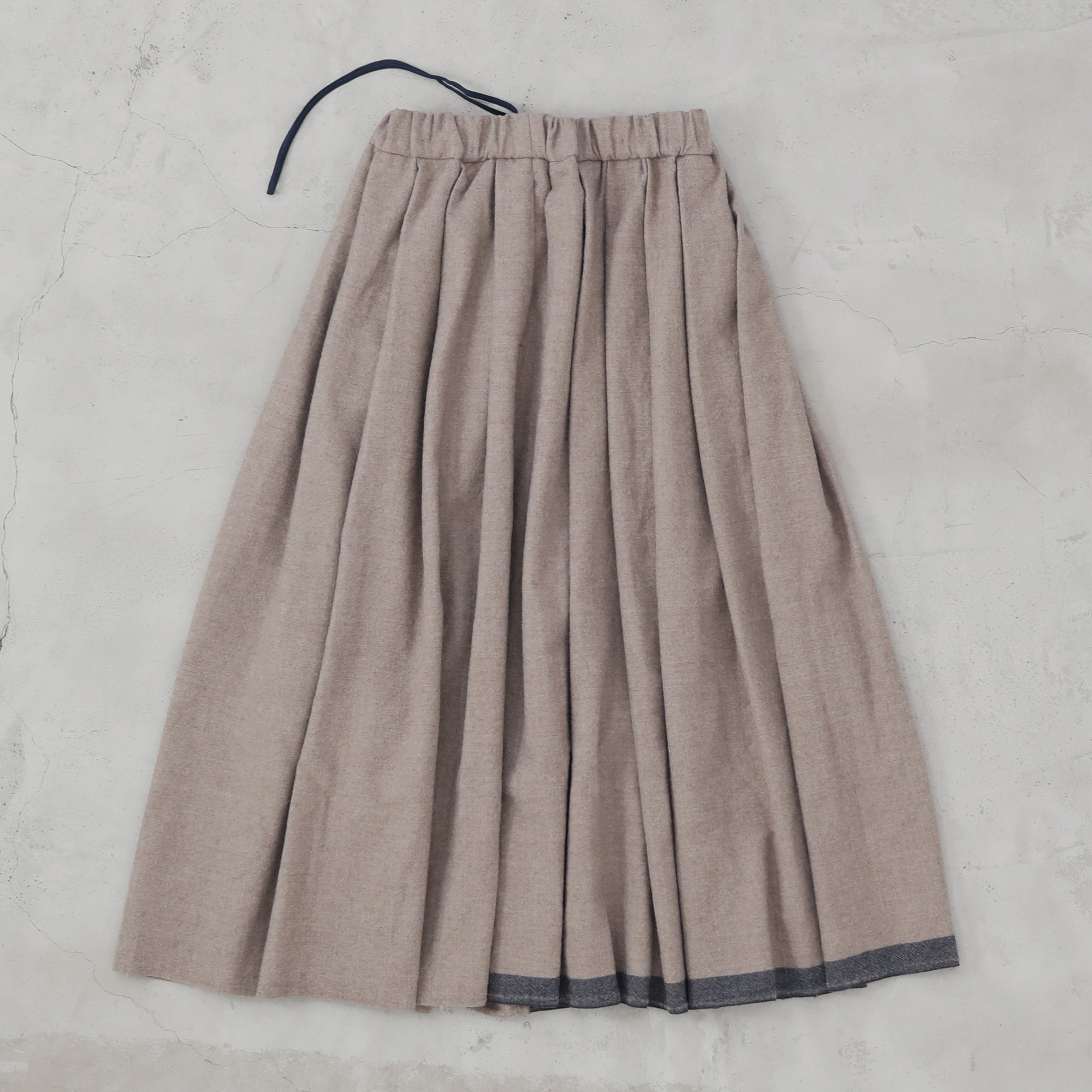 ”ヒムカシ製図　／　耳鳴！Pleat Skirt     -    ( Fulling Wool ）