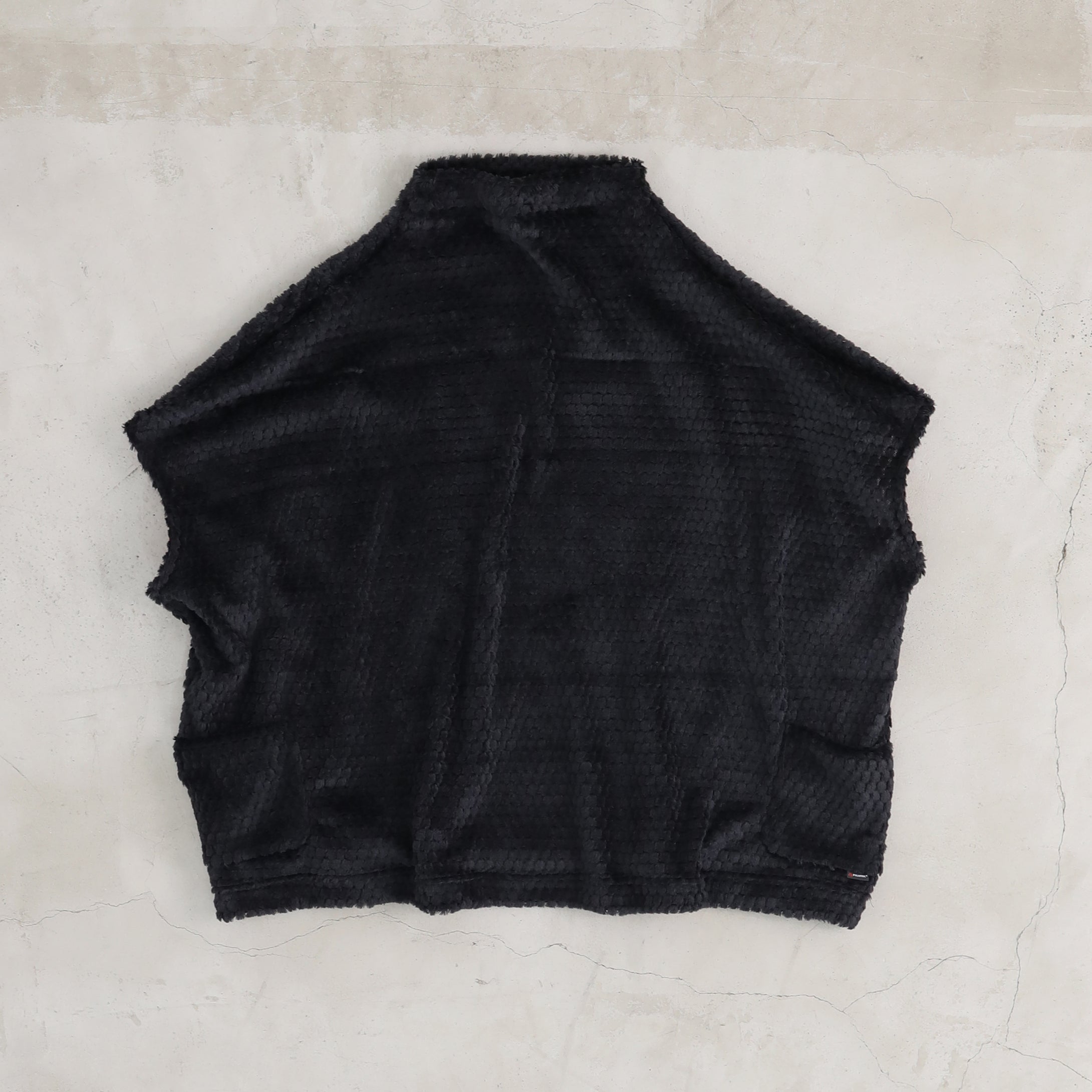 ヒムカシ製図 ／ Warm! Rum neck french vest - （ polartec high loft 