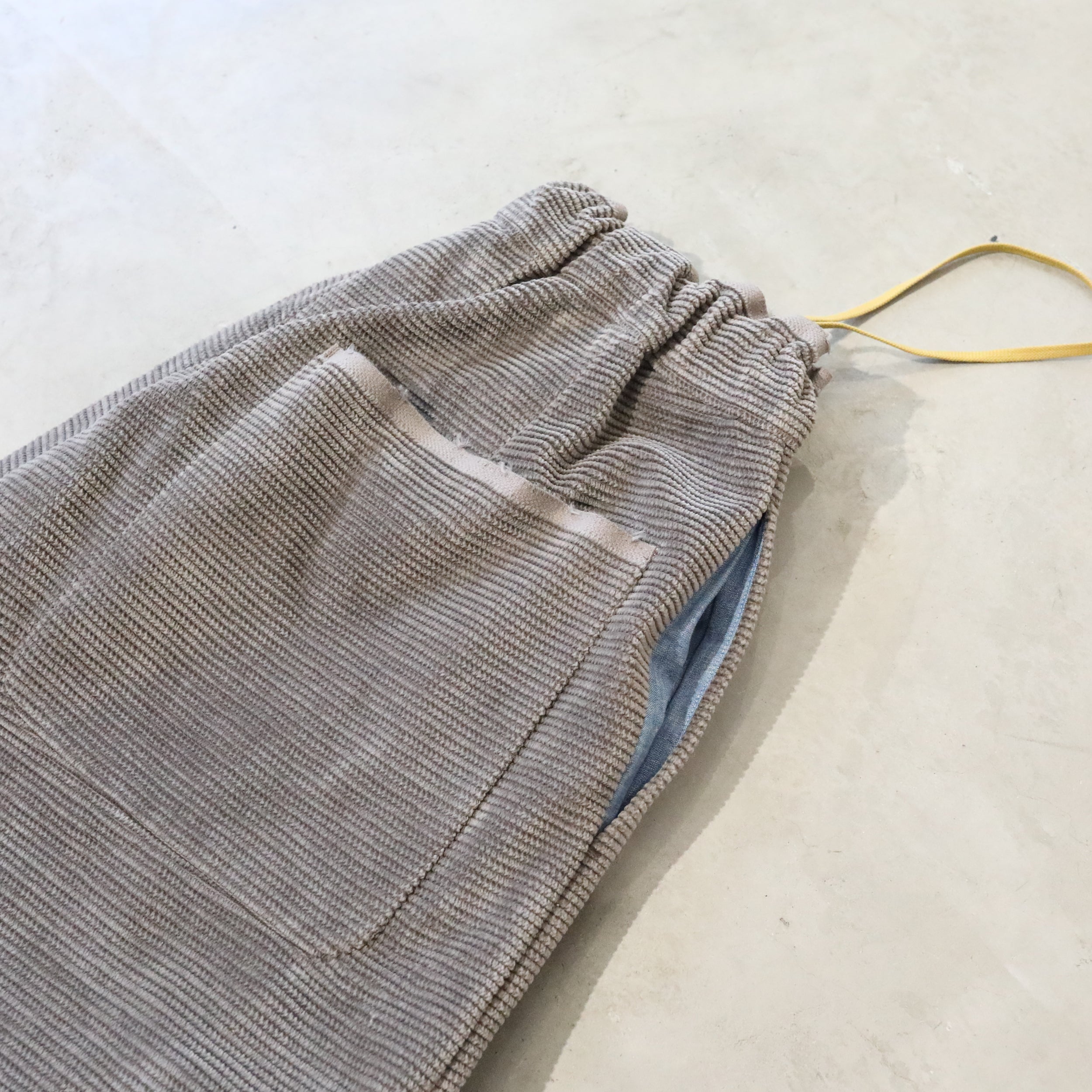 ヒムカシ製図 ／ 耳鳴! easy ju-do salong pants - （ 鬼コーデュロイ