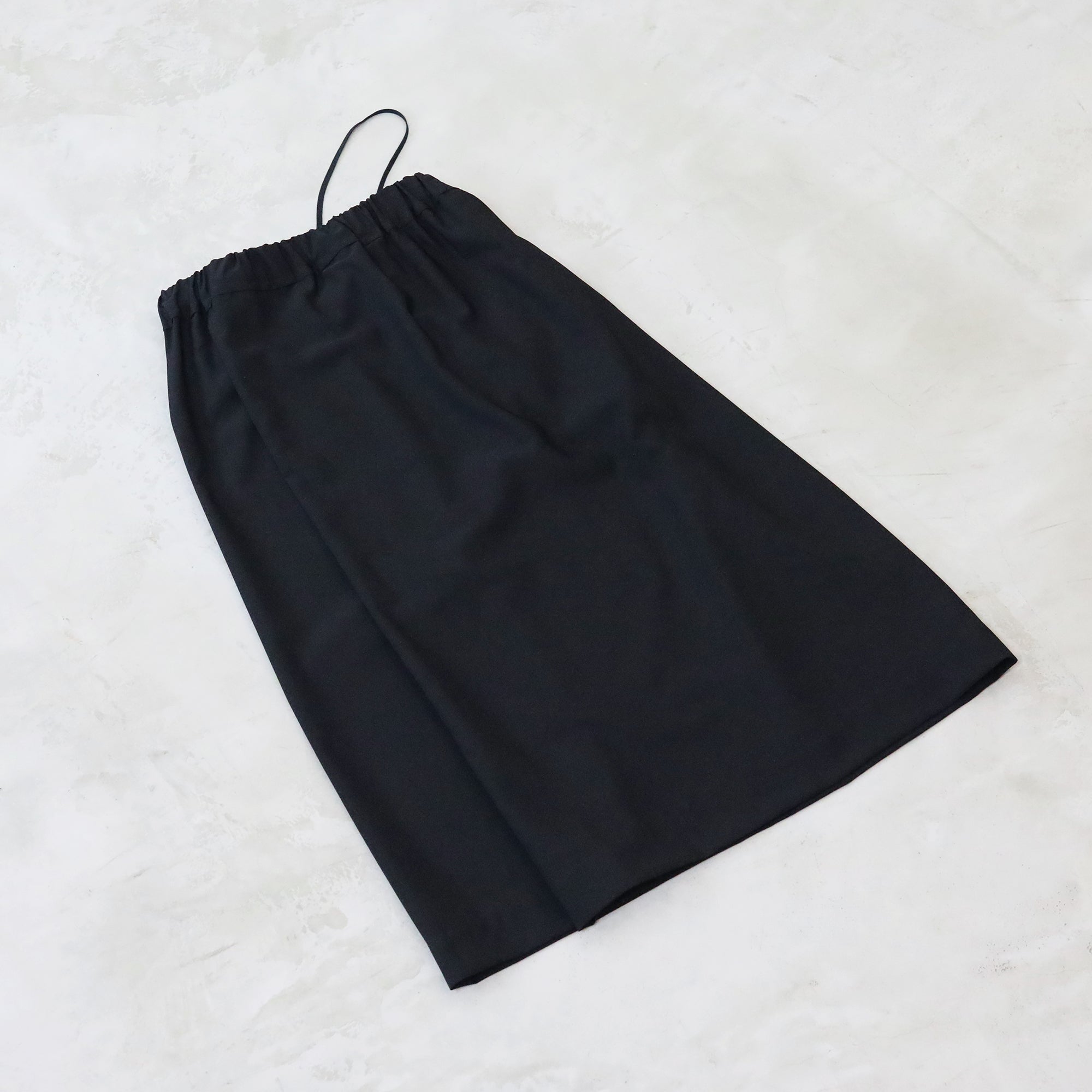 ヒムカシ製図　／　easy light pleat skirt 2.0　 -  （　偽シルク・ブラックフォーマル　）